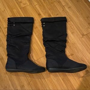 Rampage Bronner faux suede black slip on boots size 6.5 / Robin Hood boots